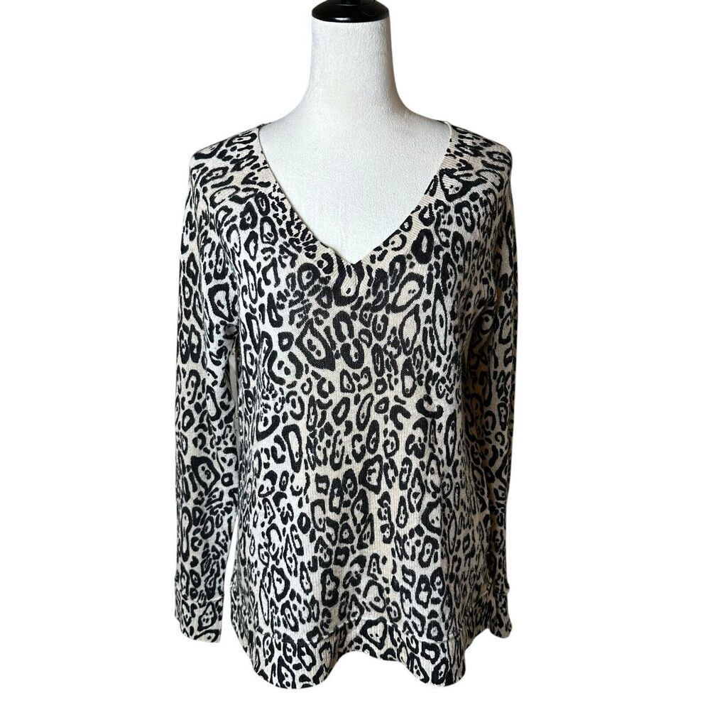 White + Warren Cashmere Leopard Print Knit Sweater S | Cheetah Print Relaxed Fit